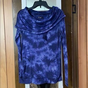 Tie die shirt with pockets!